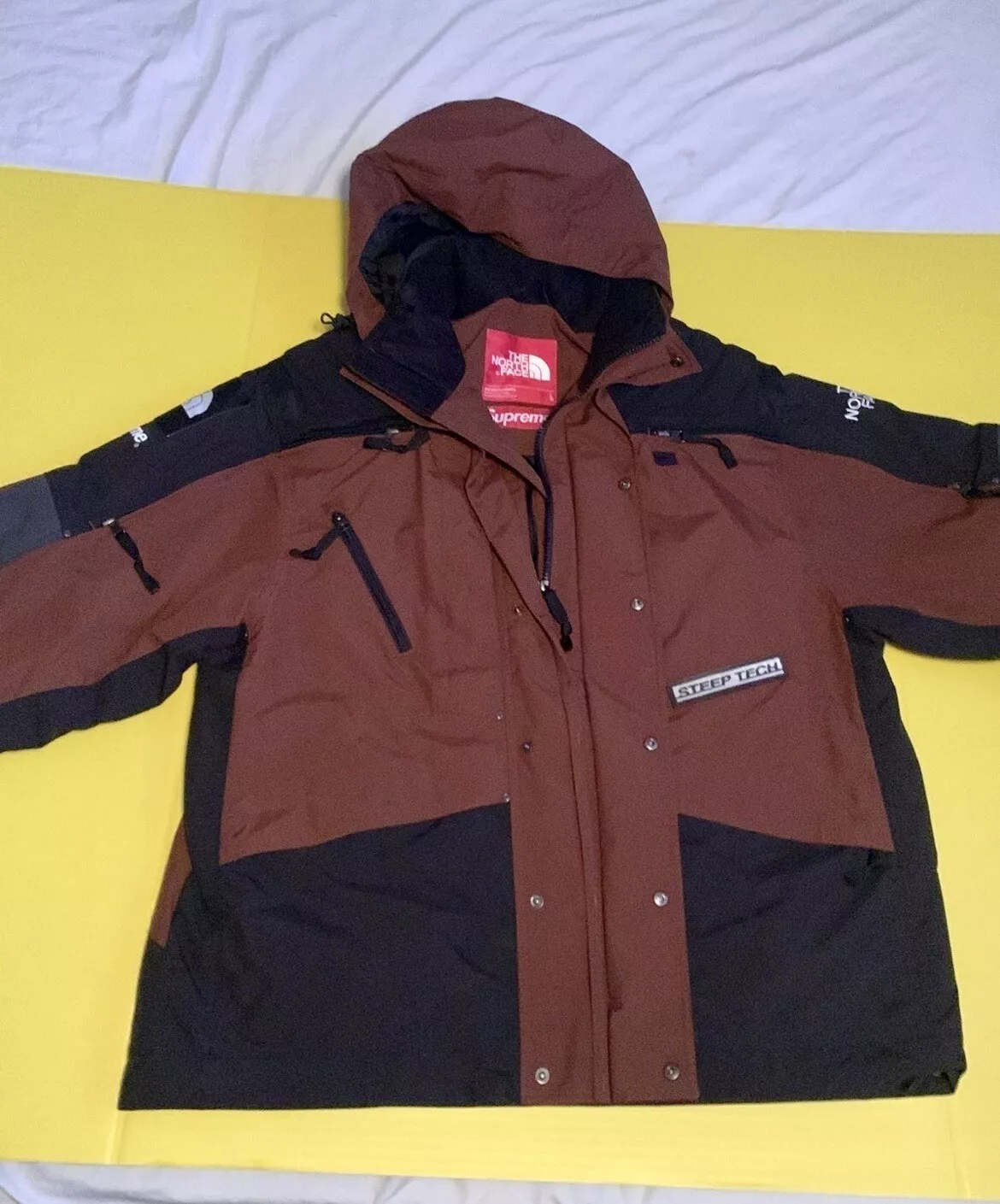 Veste Supreme The North Face Steep Tech Apogee (FW22)