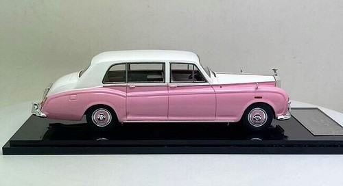 1/43 Rolls-Royce Phantom VI Mulliner Park Ward Limousine 1970 (Pink / White) - Picture 4 of 7