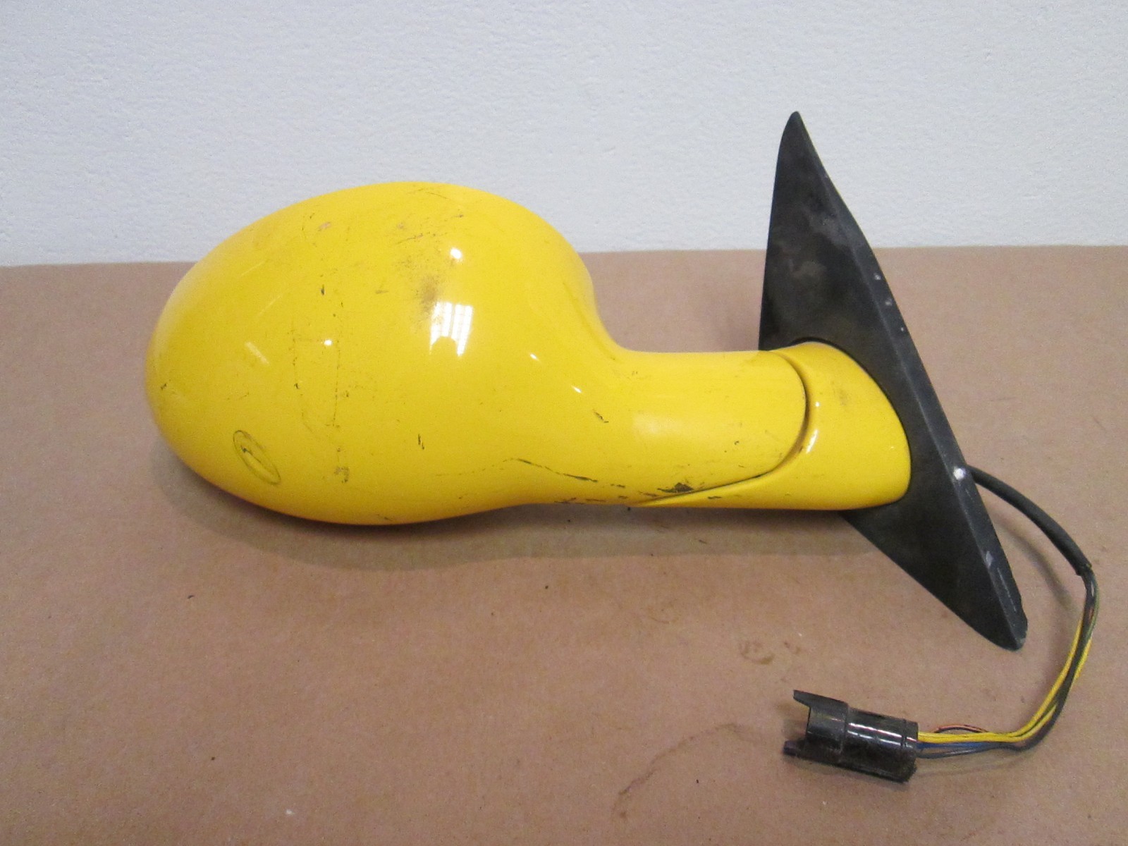 Ferrari 360 - RH  Door Side View Outer Mirror. Bright Yellow # 65732010