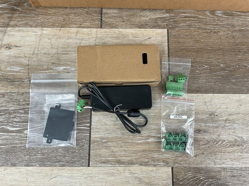 Cincoze CV-W115C LCD Modular Panel Set P2102-i5-R10/R08/SSD64/WIN10 P2100 Series - Picture 4 of 10