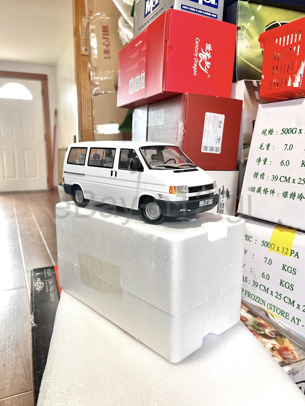 1:18 KK-Scale VW Volkswagen T4 Caravelle 1992 White Diecast Model Car