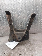 01-10 SILVERADO 2500HD Right Rear Forward Leaf Spring Hanger 199494