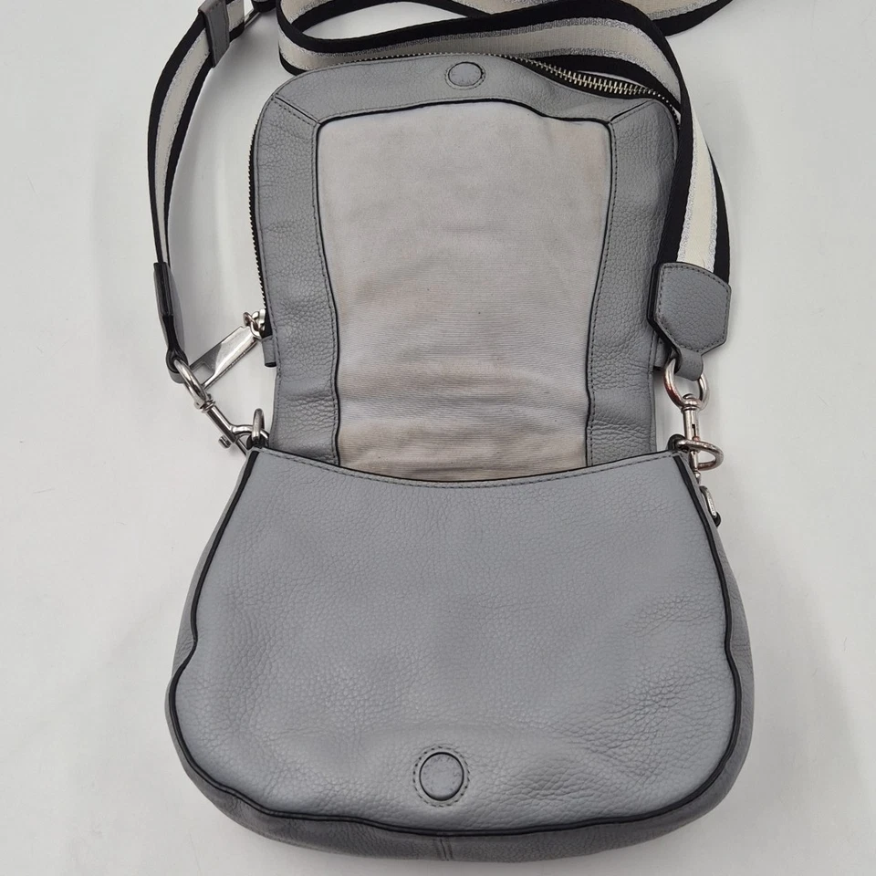 Bolso Bandolera Marc Jacobs Recruit Gotham Nomad Cuero Gris Roca Negro Foto 4 de 4