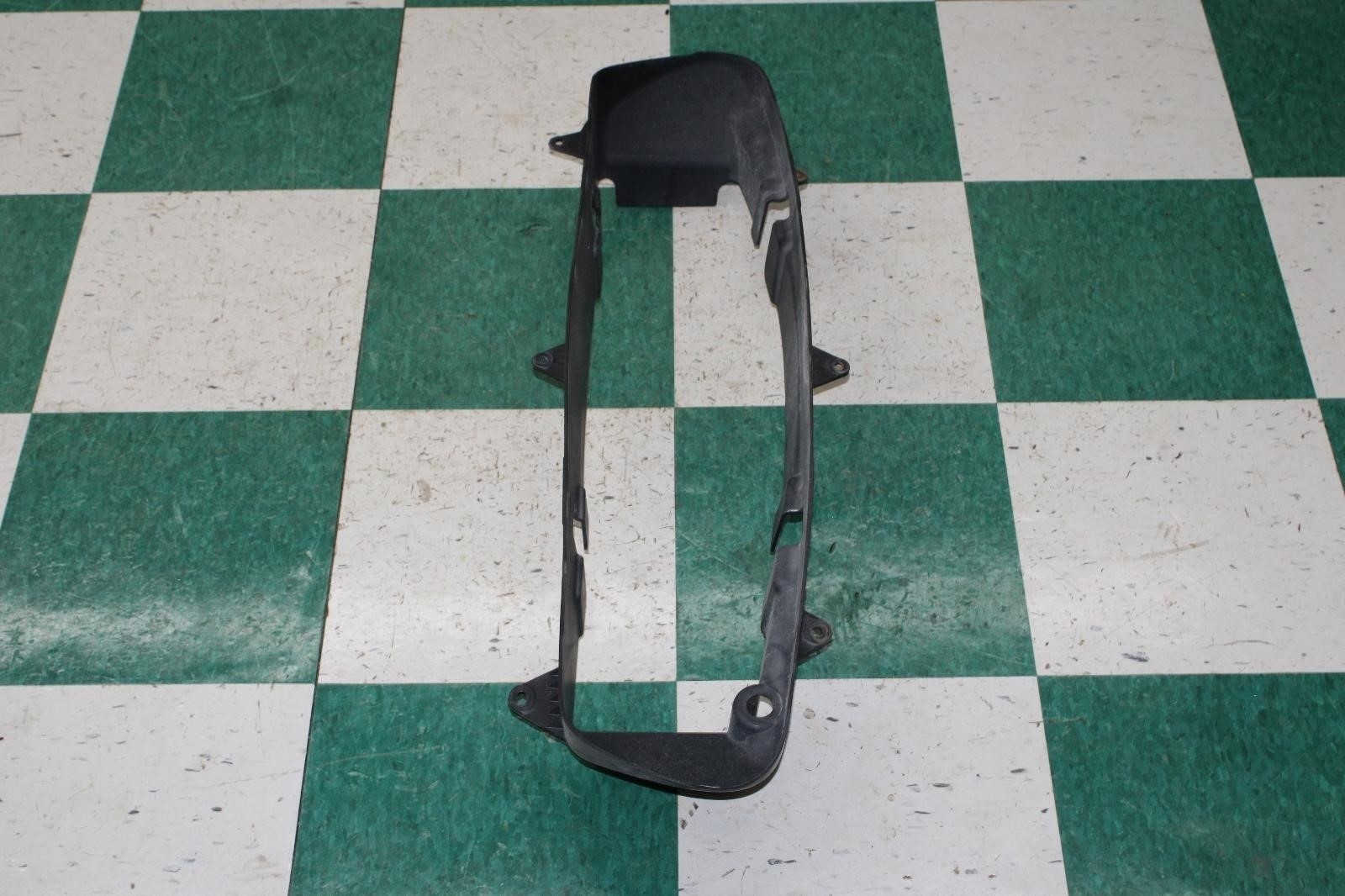 14-17 GHIBLI Front OEM Radiator Center Air Baffle Duct Assembly Factory Shroud
