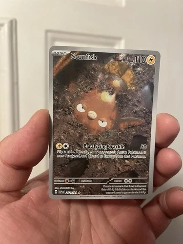STUNFISK 202/191 SURGING SPARKS POKEMON (ILLUSTRATION RARE. NM)