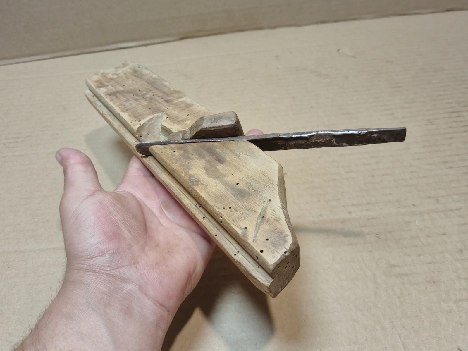 VINTAGE ANTIQUE HAND MADE WOODEN CARPENTER PLANER SMOOTHING PLANER VINTAGE TOOLS