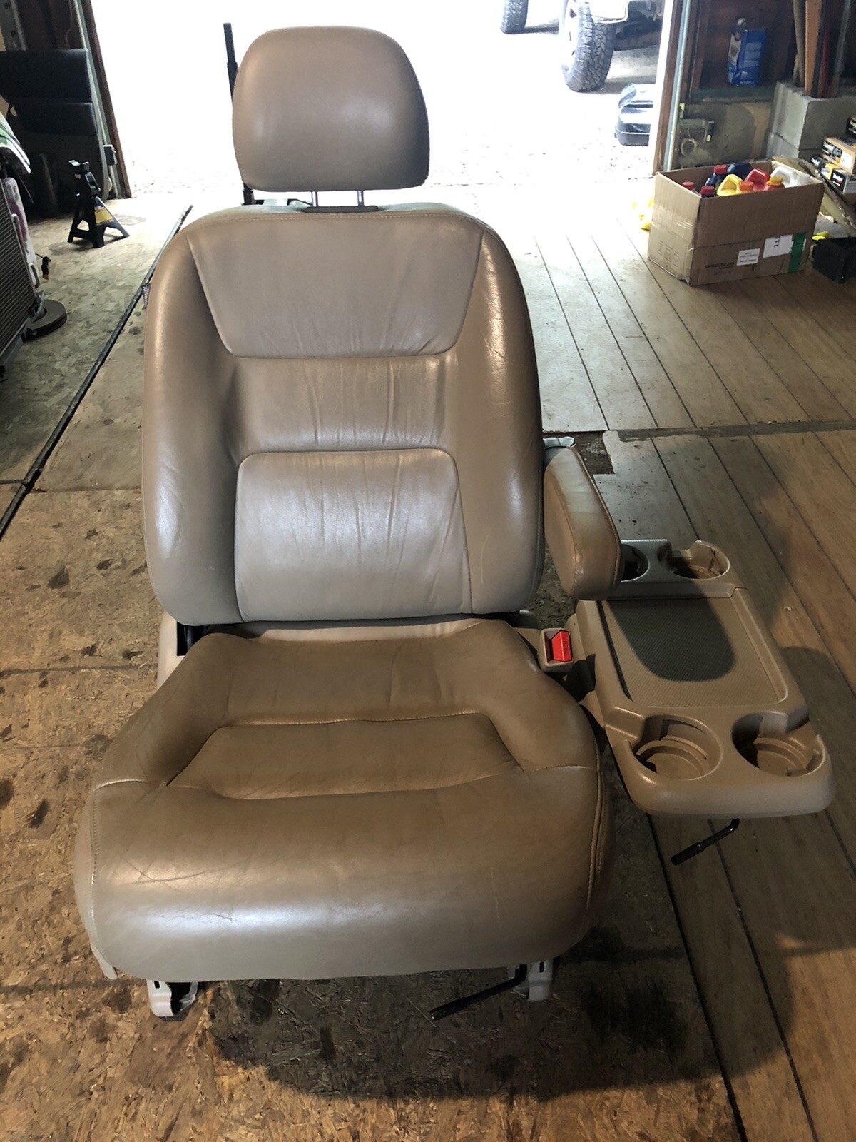 FrontPassenger Leather Seat For 19992004 Honda odyssey eBay