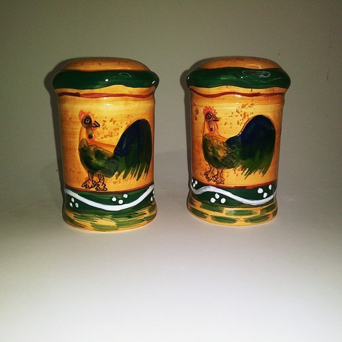 Vintage Set Of Farmhouse Rooster Salt & Pepper Shakers 3.25 Inch - Picture 2 of 8