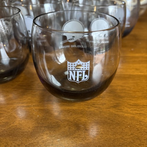 Set of 11 Vintage 70s NFL Cleveland Browns Smoked Tinted Cocktail Glasses 12 oz. - Picture 3 of 7