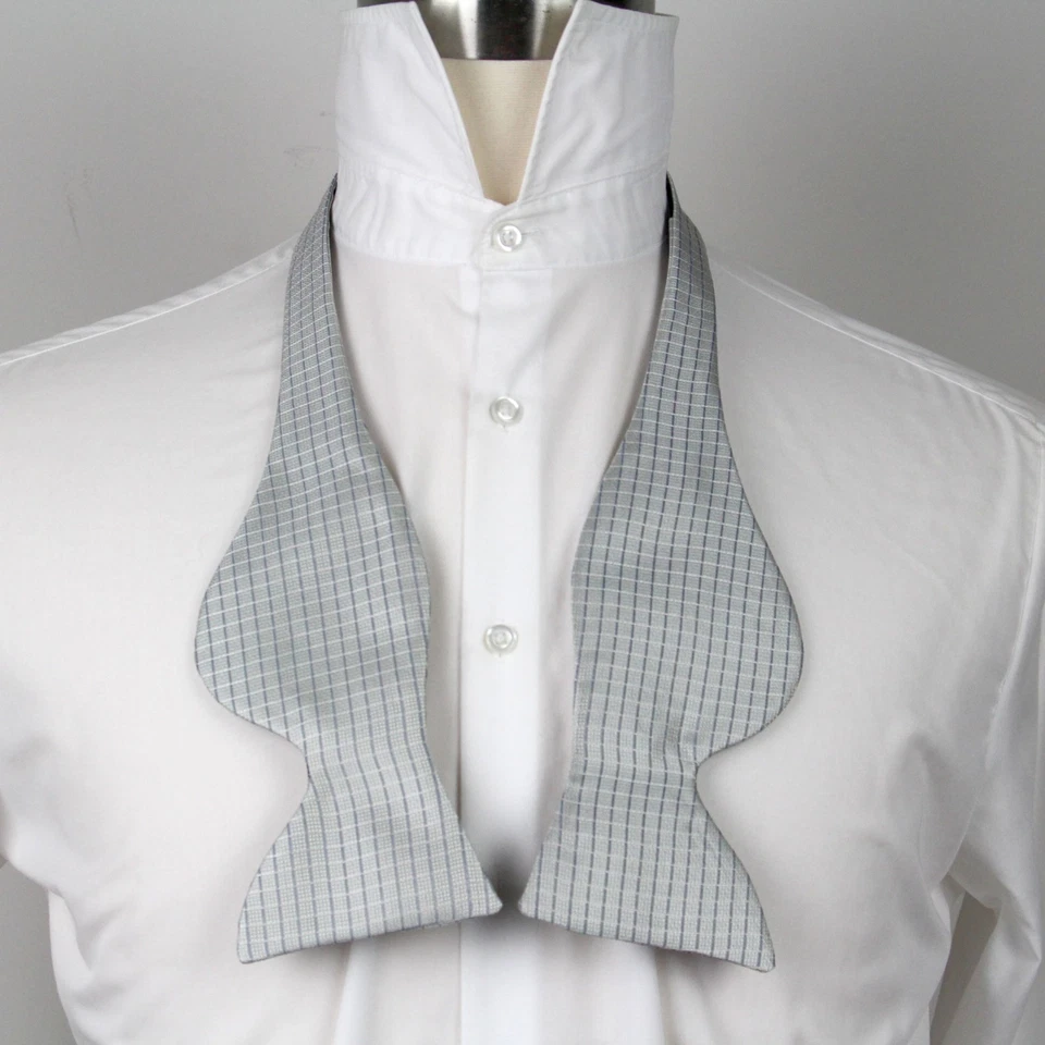 Pajarita para hombre 100 % seda autoatada azul mariposa grande micro cuadros hecha en EE. UU. S724 Foto 3 de 4