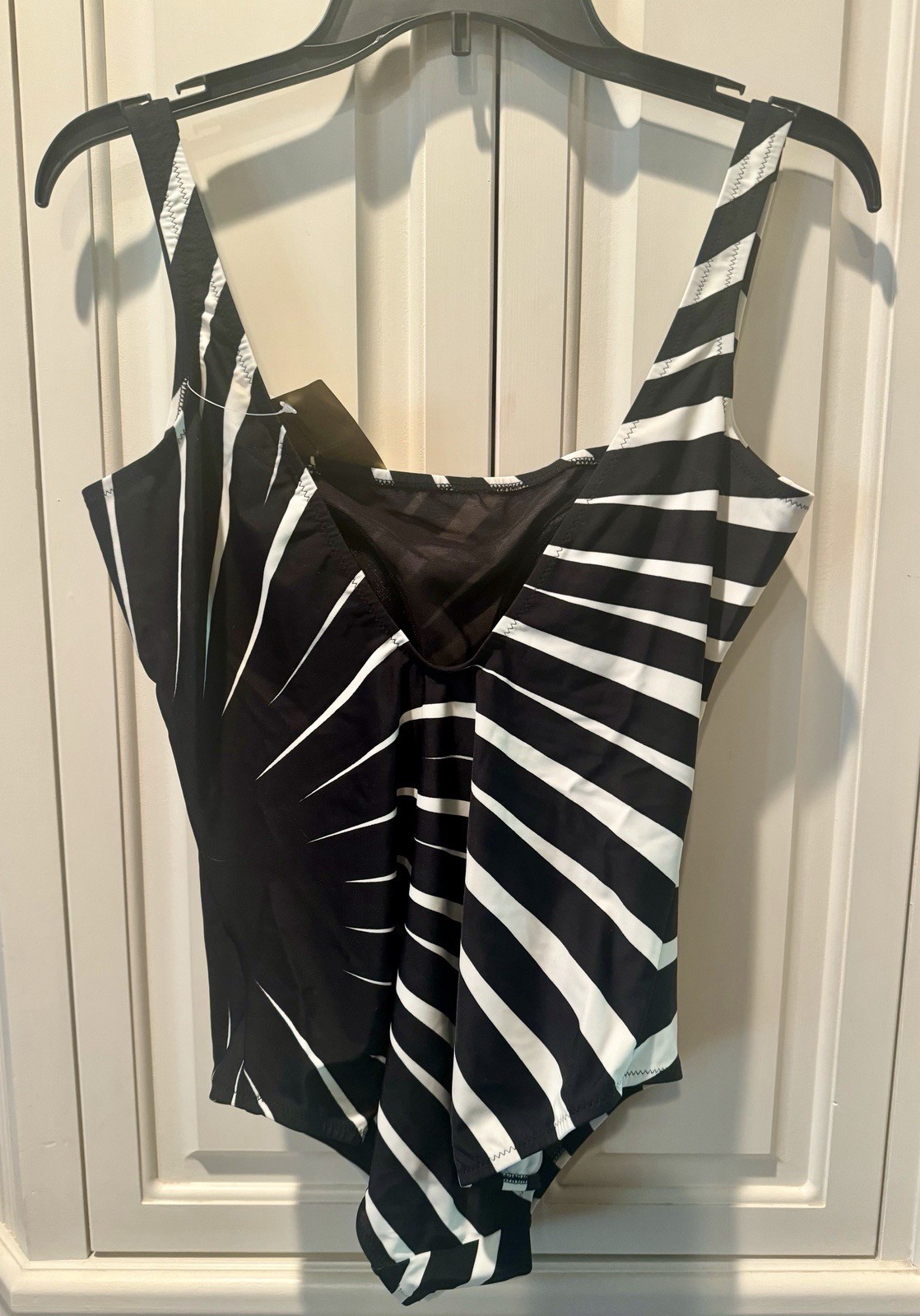 Women’s Gottex Black / White One Piece Swimsuit- Size 12 - New with Tags 