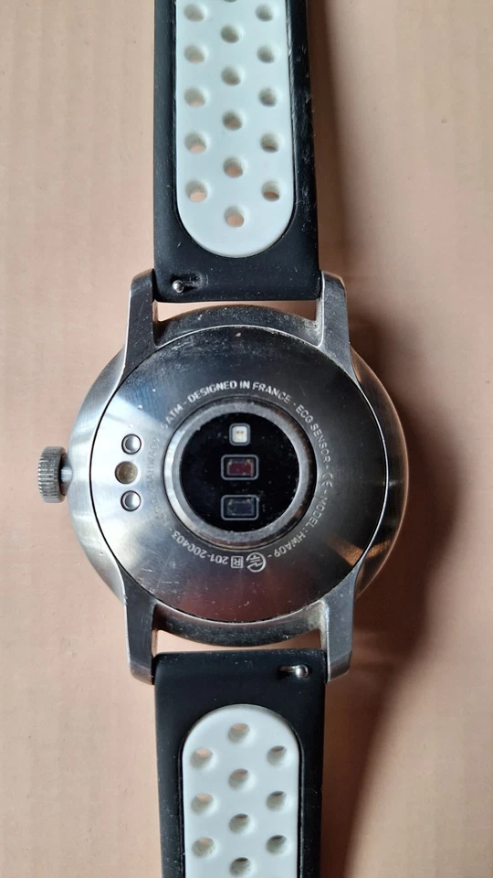 Withings ScanWatch 42mm Edelstahlgehäuse-Silber mit Sportarmband in Schwarz - Bild 3 von 3