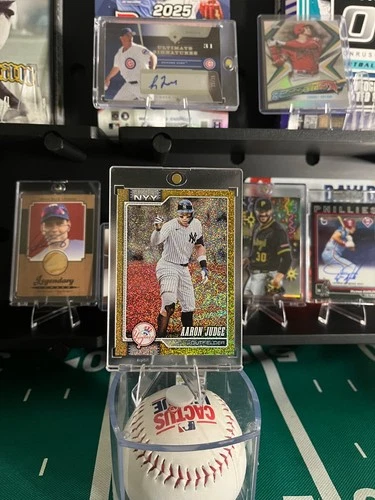 2026 Topps Aaron Judge Gold Sandglitter #/50