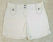 LL Bean Women's Sz 20 Beige Bermuda Cuffed Shorts Flap Pockets Stretch Casual