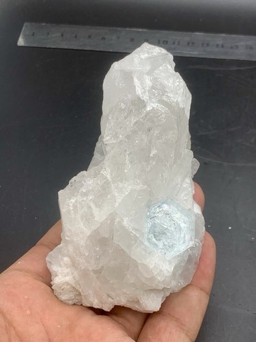 1055 gramos 5 aguamarina con muestras de cuarzo. - Imagen 5 de 24