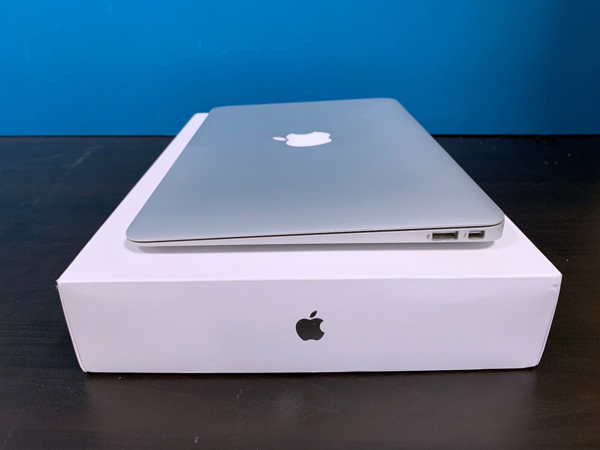 ULTRALIGHT APPLE MACBOOK AIR 11 INCH LAPTOP / 128GB SSD / 1 ULTRALIGHT APPLE MACBOOK AIR 11 INCH LAPTOP / 128GB SSD / 1