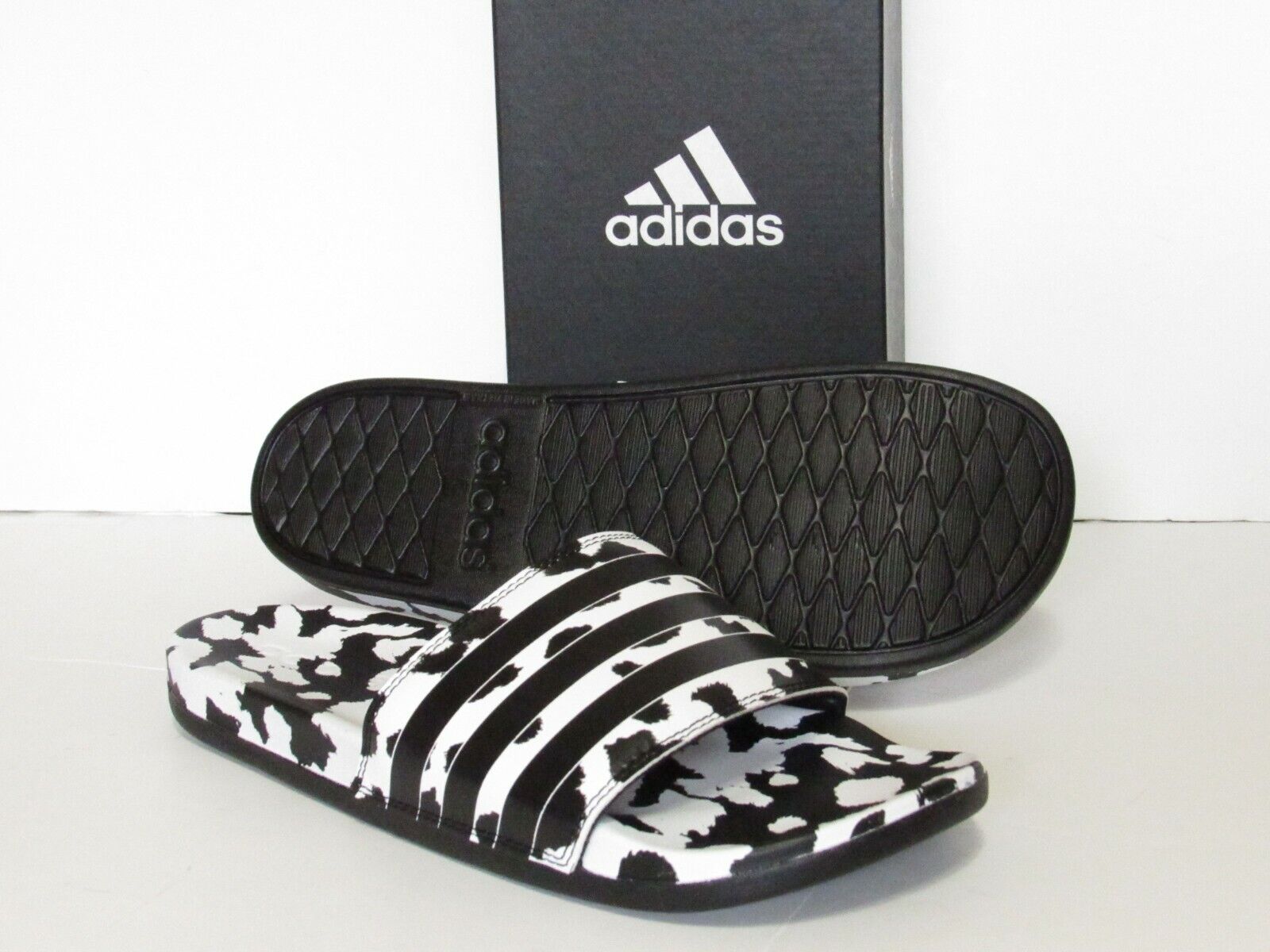 Adidas Pink Adilette Cloudfoam Slides Slippers, Women's Fashion, Footwear,  Flipflops and Slides on Carousell
