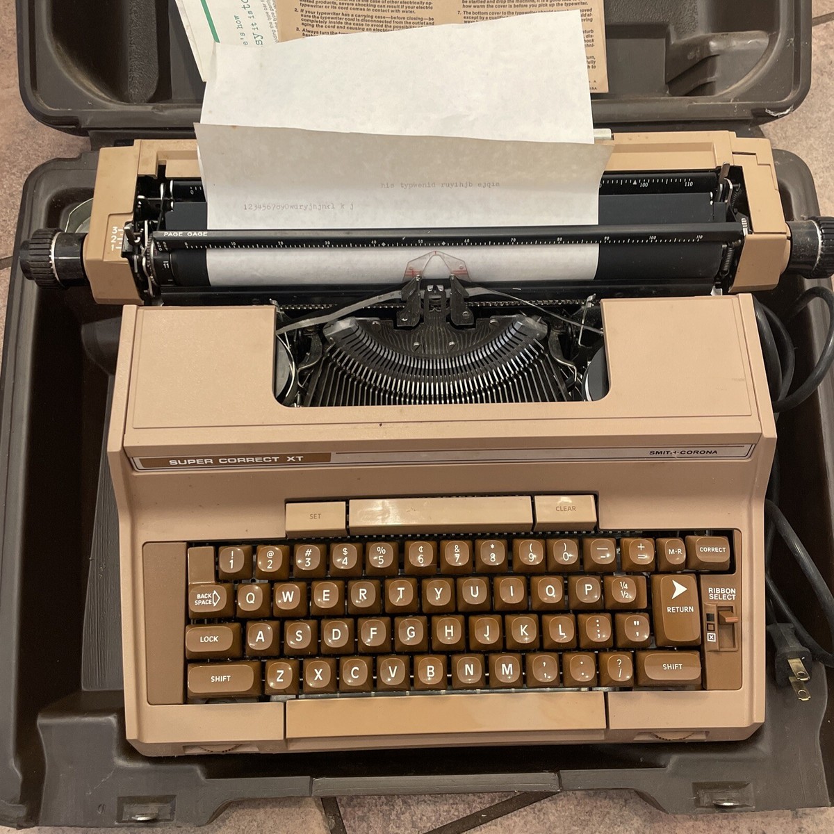 VINTAGE SMITH AND CORONA SUPER CORRECT XT ELECTRIC TYPEWRITER WITH