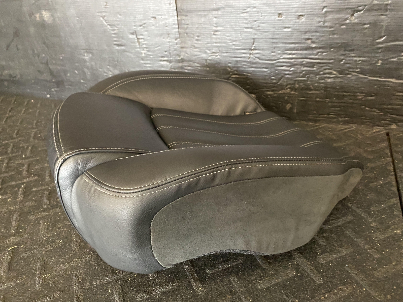 2009 MASERATI GRANTURISMO REAR DRIVER LEFT BOTTOM SEAT CUSHION BLACK LEATHER