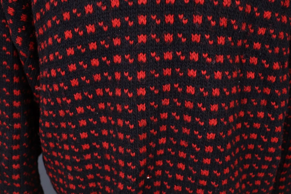 DEVOLD Red Abstract Printed Crew Neck Wool Knit Ski Sweater Size L - Image 4 of 4