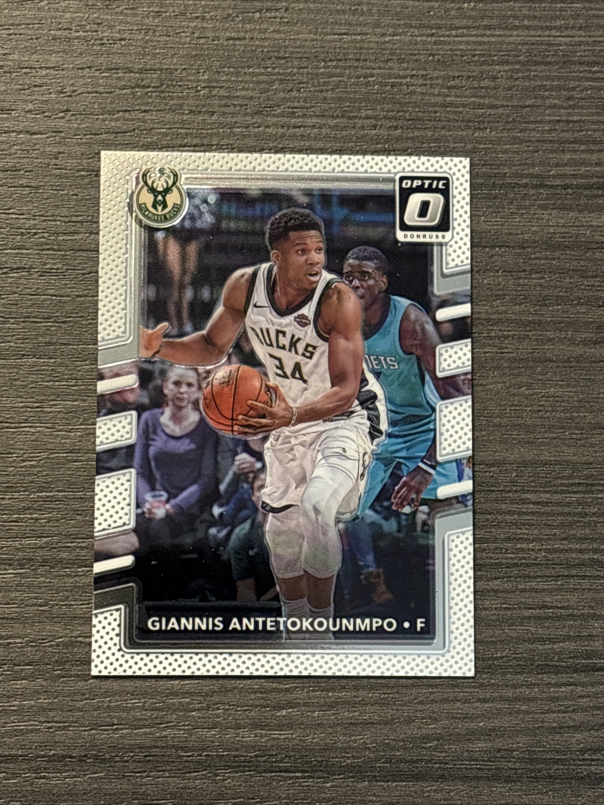 2017-18 Panini Donruss Optic Giannis Antetokounmpo Milwaukee Bucks #81