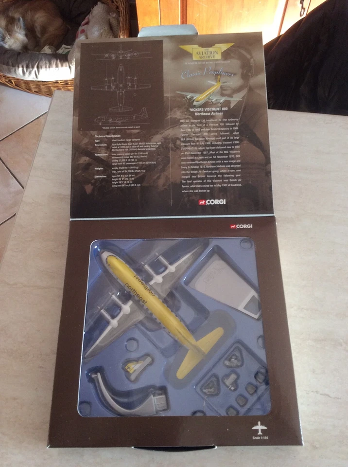 Aereo Corgi Vickers Viscount 800 Northeast Airlines 2001 Limited Edition 1:144 - Immagine 2 di 3
