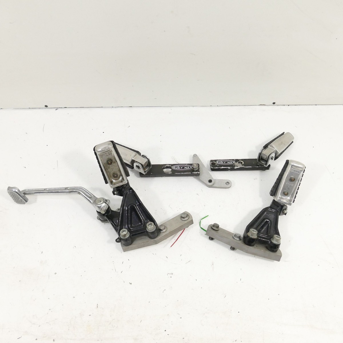 ヤマハ Yamaha V-MAX 1200 Rearset Ruby Max Front Right Peg Set 66604