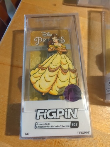 Princesa Bella FiGPiN #623 - Pin exclusivo de los parques Disney 2022 - Lanzamiento limitado - Imagen 2 de 5