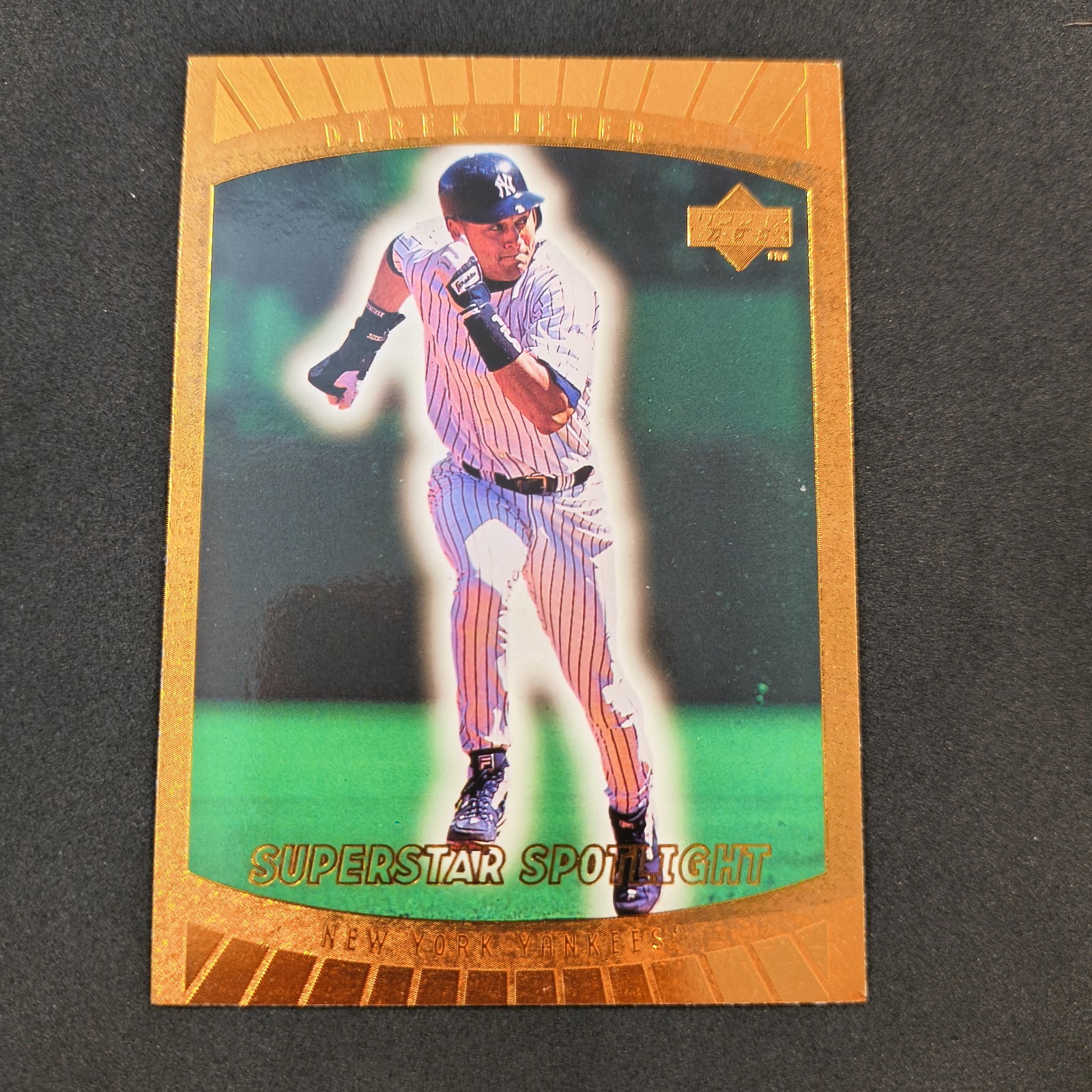 Derek Jeter #84 Baseball Cards 1999 Upper Deck Ovation trading card — raw and PSA graded price guide