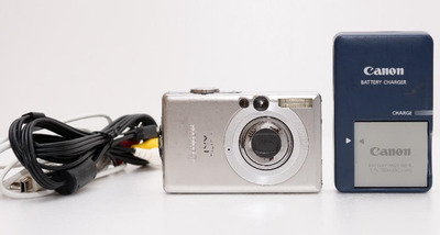 Canon IXY DIGITAL 70 Compact Camera Silver – Tested – w