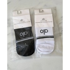Alo Yoga Unisex Crew Socks   Combo 2 Pairs, White and Black - New in Pack zise S