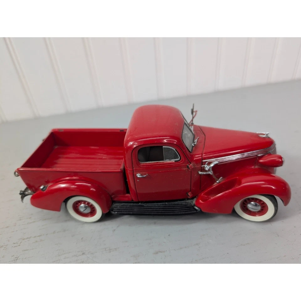 Danbury Mint Diecast Metal Red 1937 Studebaker Pickup Truck 1:24 Scale No Box - Image 3 of 4