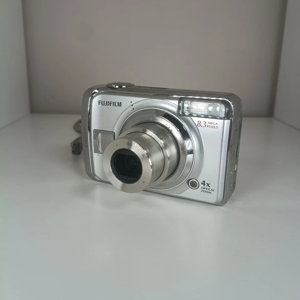 FUJIFILM FINEPIX A820 DIGITAL CAMERA + WATERPROOF CASE + 1GB SD MINT L@@K FREE P, photo 2 of 5
