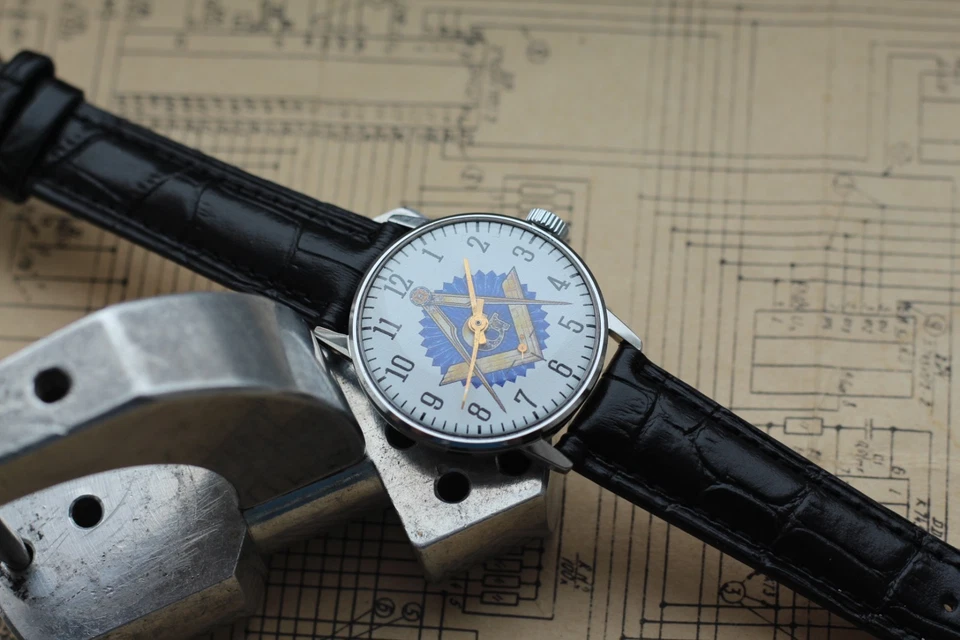 ⌚ Reloj mecánico RAKETA URSR masónico vintage reparado estilo masón visible Foto 3 de 4