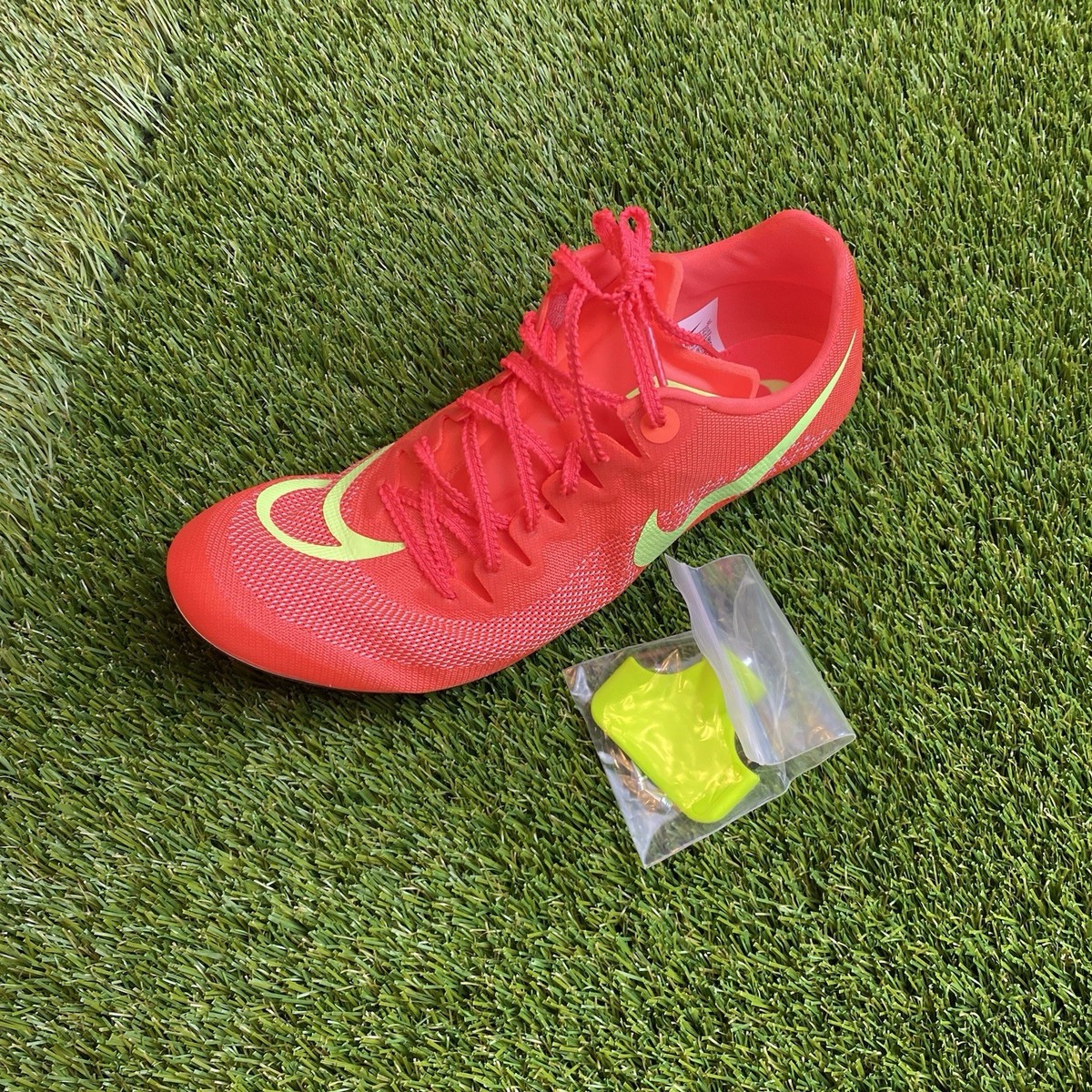 Nike JA Fly 4 Bright Hyper Crimson/Barely/Volt Track Spike  display picture 3