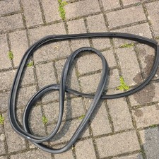 W201 Dichtung Heckklappe Kofferraumdeckel Mercedes 190E 190D 190 W201 Dichtung Heckklappe Kofferraumdeckel Mercedes 190E 190D 190