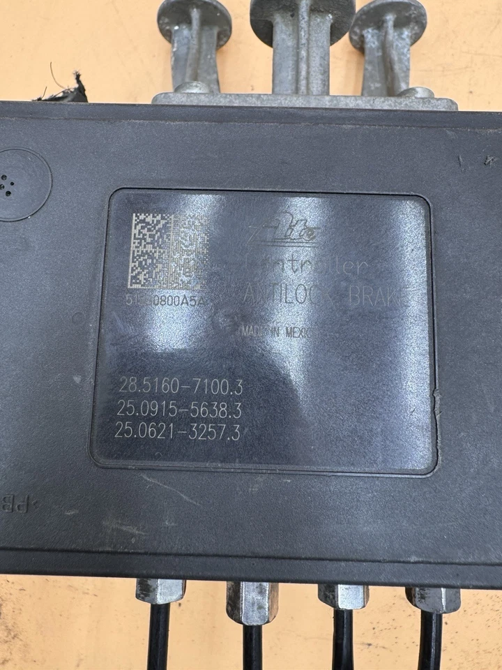 Dodge Challenger 2020 3,6 L ABS conjunto de bomba de freno antibloqueo Foto 3 de 4