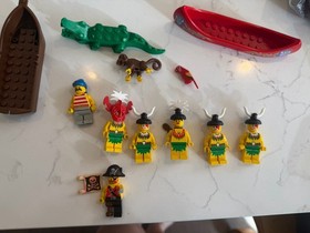 LEGO Pirates 6278 Enchanted Island Set w/ Manual & Minifigs
