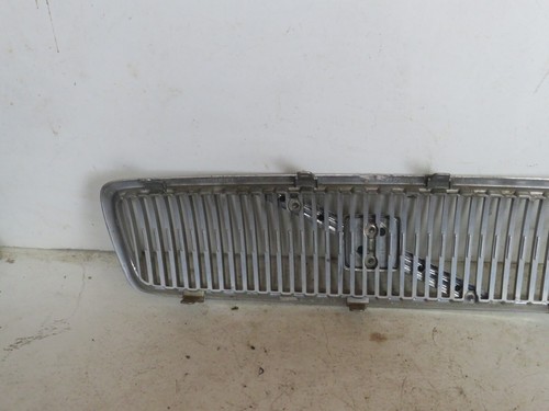04 VOLVO V70 WAGON FRONT GRILLE GRILL - Picture 6 of 8