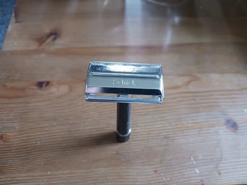 Rasoio di sicurezza vintage Schick Krona Twist to Open - Bellissimo - Foto 3 di 8