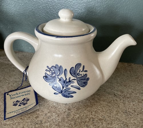 Pfaltzgraff YORKTOWNE Stoneware TEA POT Teapot 7-550 Old Castle mark. NEW - Picture 4 of 7
