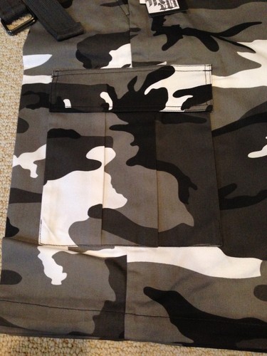 NWT Men's Regal Wear Black White Camouflage Camo Belted Cargo Shorts ALL SIZES - Picture 2 of 5