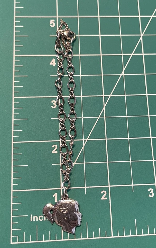 James Avery Sterling Silver Figaro Twist Bracelet 7" w JA Girl's Profile Charm Foto 4 de 4