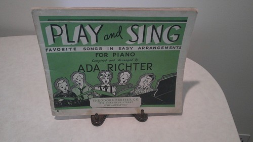 Play & Sing Favorite Songs in Easy Arrangements for Piano, Ada Richter 1939 - 第 1/2 張圖片