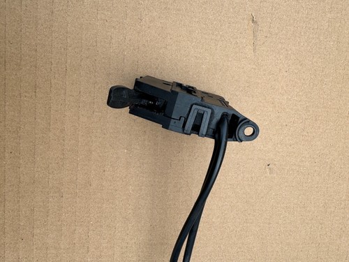 Mercedes 639 Vito 2011 Face Lift Slam Panel Lock Switch 6399820122 e10414