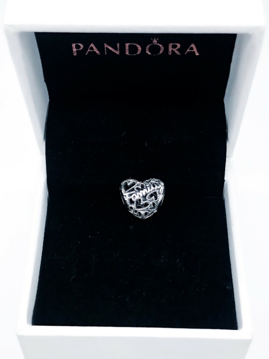 PANDORA ロゴパーカー　レア PANDORA ロゴパーカー レア