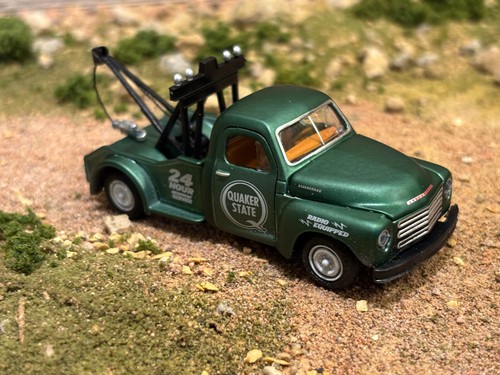 Sn3 1/64 scale die cast 1949 Studebaker tow truck