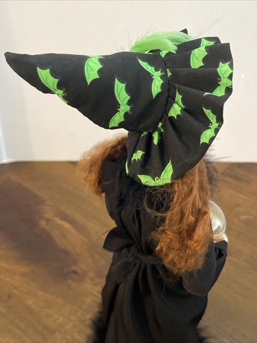 RARE Byers Choice Halloween *SIGNED* Joyce Green Face Witch Crystal Ball Bat Hat - Picture 7 of 9