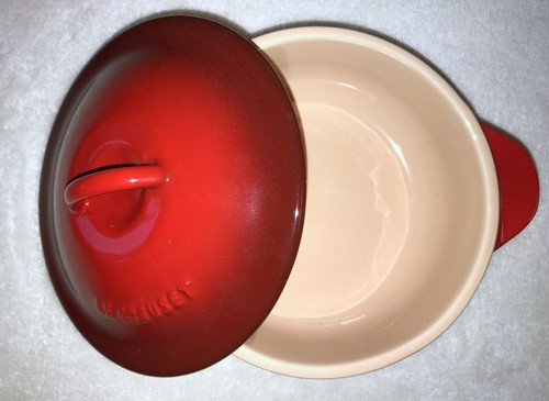 Nuovissimo Legumiers Le Creuset in ghisa 4 qt con 4 mini legumieri rosso nuovo!!! - Foto 4 di 4