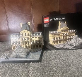 LEGO Architecture Louvre 21024 Set 695pcs Landmark Series Box 